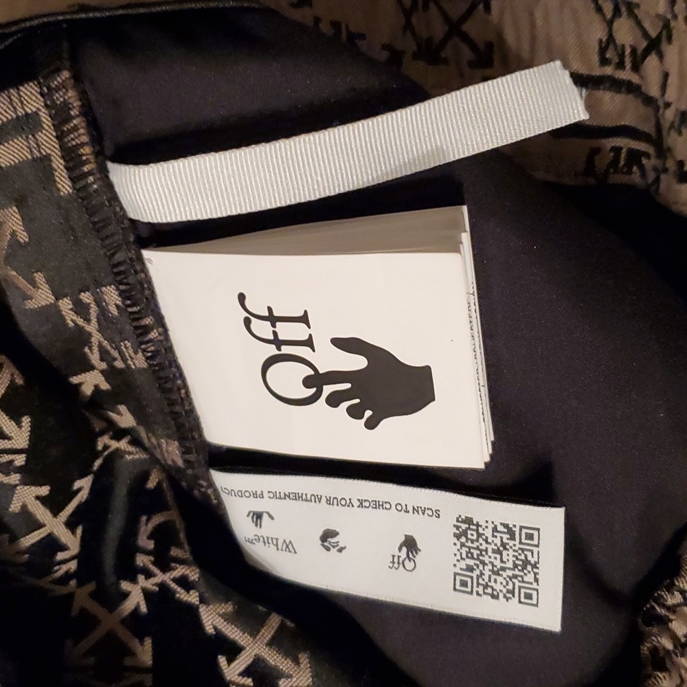 Off White. Flash $ - Picture 3 of 12